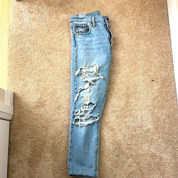 LEVI’s 501 ripped jeans - Picture 3 of 3